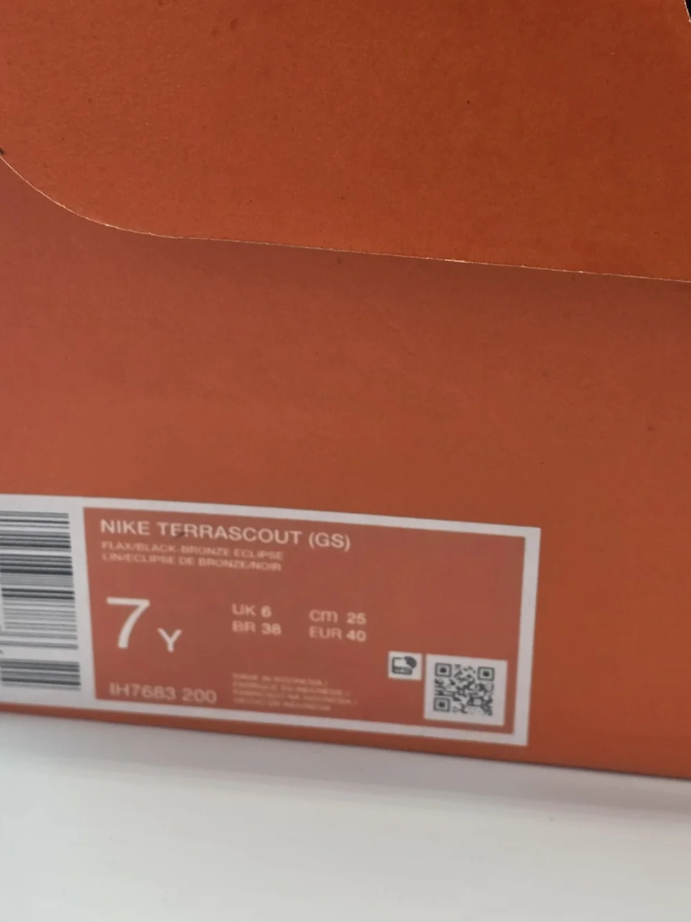 Nike Terrascout GS Flax Bronze Eclipse Sneaker Boots - Youth Size 7